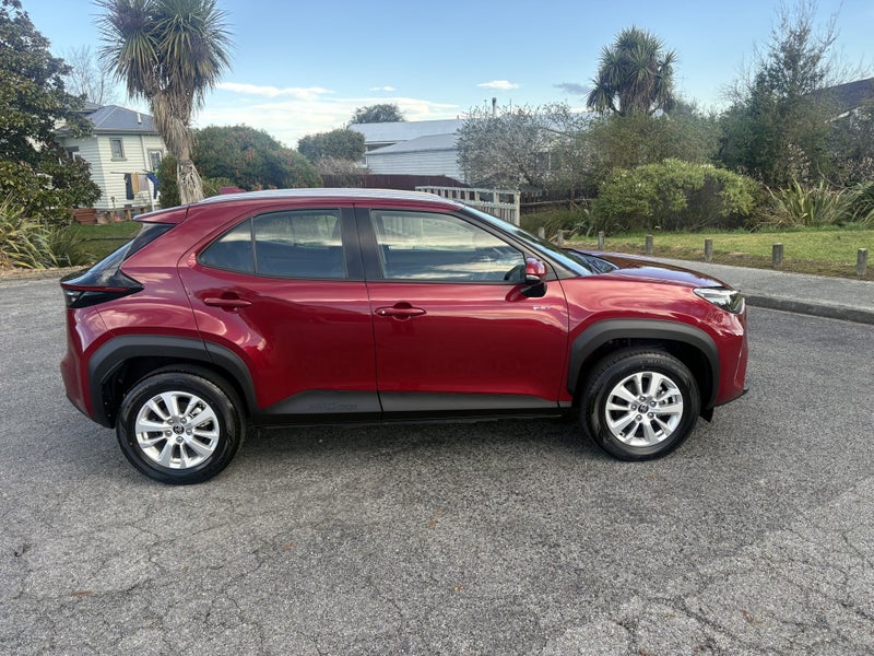 2025 Toyota Yaris Cross GX 1.5P HEV ECVT FWD SU... image 3