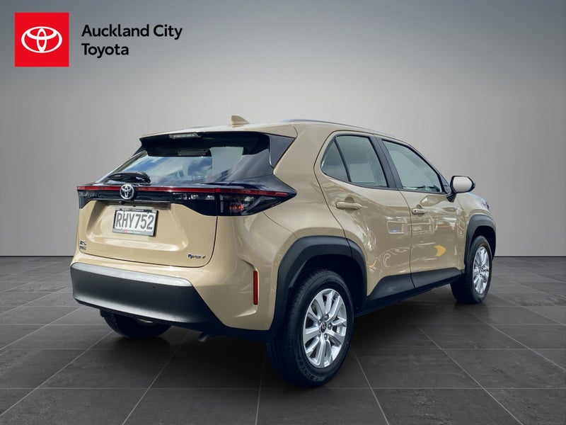 2025 Toyota Yaris Cross GX 1.5P HEV ECVT FWD SU... image 3