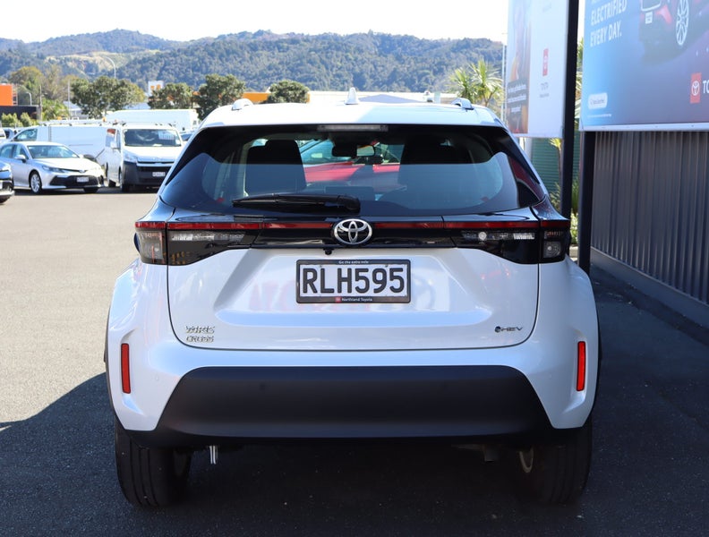 2025 Toyota Yaris Cross GX 1.5P HEV ECVT FWD SU... image 3