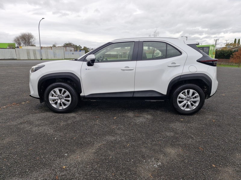 2025 Toyota Yaris Cross GX 1.5P HEV ECVT FWD SU... image 4