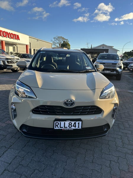 2025 Toyota Yaris Cross GX 1.5P HEV ECVT FWD SU... image 2