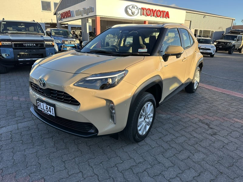 2025 Toyota Yaris Cross GX 1.5P HEV ECVT FWD SU... image 3