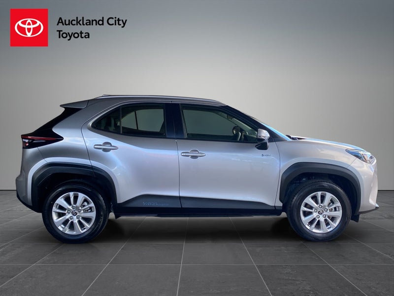 2025 Toyota Yaris Cross GX 1.5P HEV ECVT FWD SU... image 2
