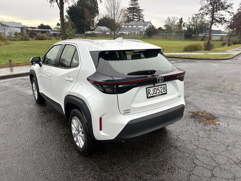 2025 Toyota Yaris Cross GX 1.5P HEV ECVT FWD SU... image 2
