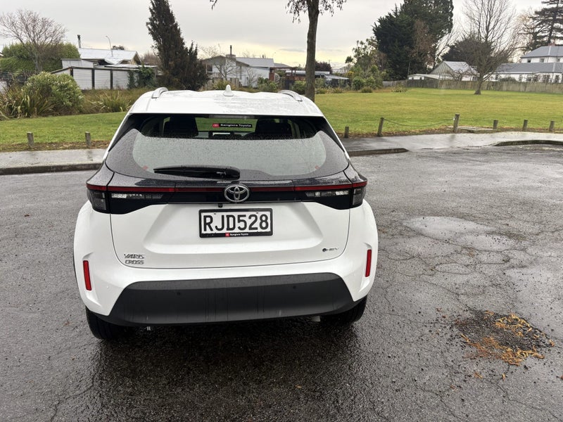 2025 Toyota Yaris Cross GX 1.5P HEV ECVT FWD SU... image 4