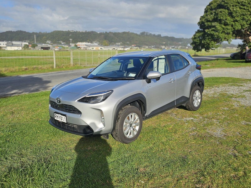 2025 Toyota Yaris Cross GX 1.5P HEV ECVT FWD SU... image 3