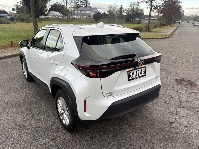 2025 Toyota Yaris Cross GX 1.5P HEV ECVT FWD SU... image 2