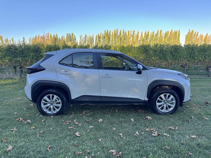 2025 Toyota Yaris Cross GX 1.5P HEV ECVT FWD SU... image 3