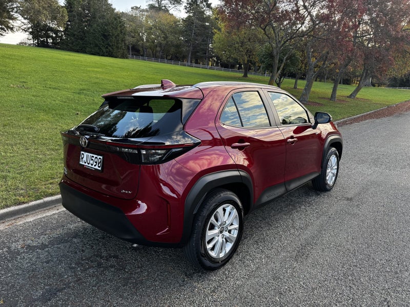 2025 Toyota Yaris Cross GX 1.5P HEV ECVT FWD SU... image 4