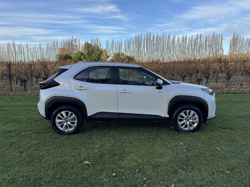 2025 Toyota Yaris Cross GX 1.5P HEV ECVT FWD SU... image 3