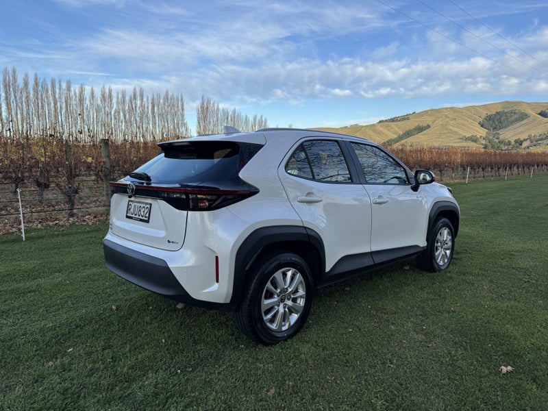 2025 Toyota Yaris Cross GX 1.5P HEV ECVT FWD SU... image 4