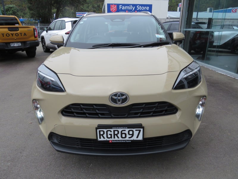 2025 Toyota Yaris Cross GX 1.5P HEV ECVT FWD SU... image 3