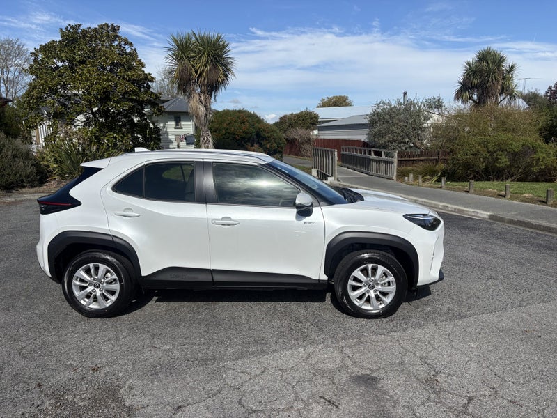 2025 Toyota Yaris Cross GX 1.5P HEV ECVT FWD SU... image 3