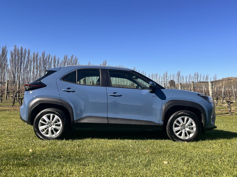 2025 Toyota Yaris Cross GX 1.5P HEV ECVT FWD SU... image 3