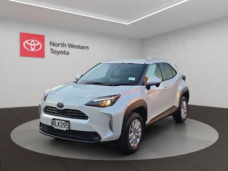 2025 Toyota Yaris Cross GX 1.5P HEV ECVT FWD SU... image 3