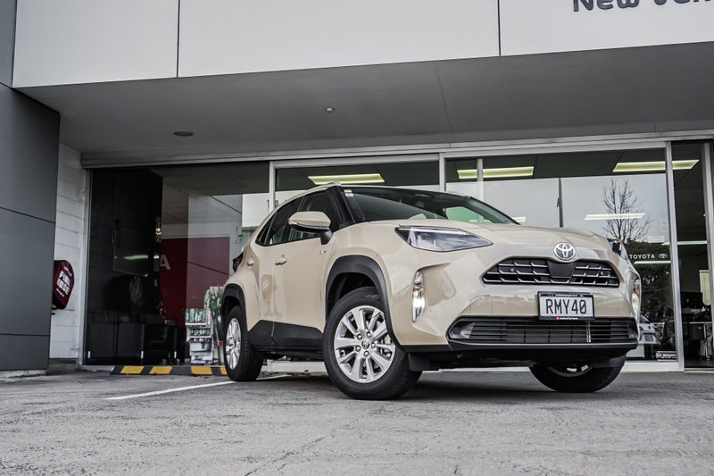 2025 Toyota Yaris Cross GX 1.5P HEV ECVT FWD SU... image 4