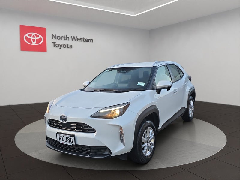 2025 Toyota Yaris Cross GX 1.5P HEV ECVT FWD SU... image 3
