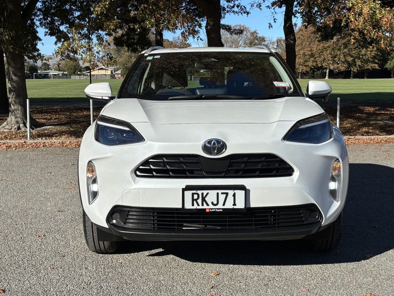 2025 Toyota Yaris Cross GX 1.5P HEV ECVT FWD SUV image 2