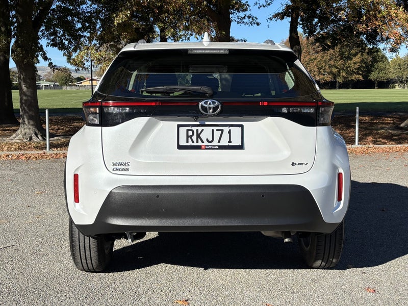 2025 Toyota Yaris Cross GX 1.5P HEV ECVT FWD SUV image 4