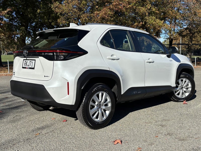 2025 Toyota Yaris Cross GX 1.5P HEV ECVT FWD SUV image 5