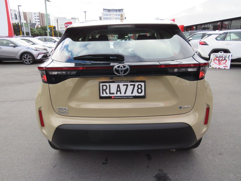 2025 Toyota Yaris Cross GX 1.5P HEV ECVT FWD SUV image 5
