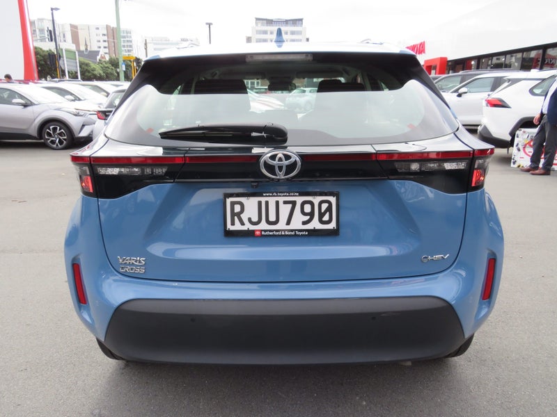2025 Toyota Yaris Cross GX 1.5P HEV ECVT FWD SUV image 5