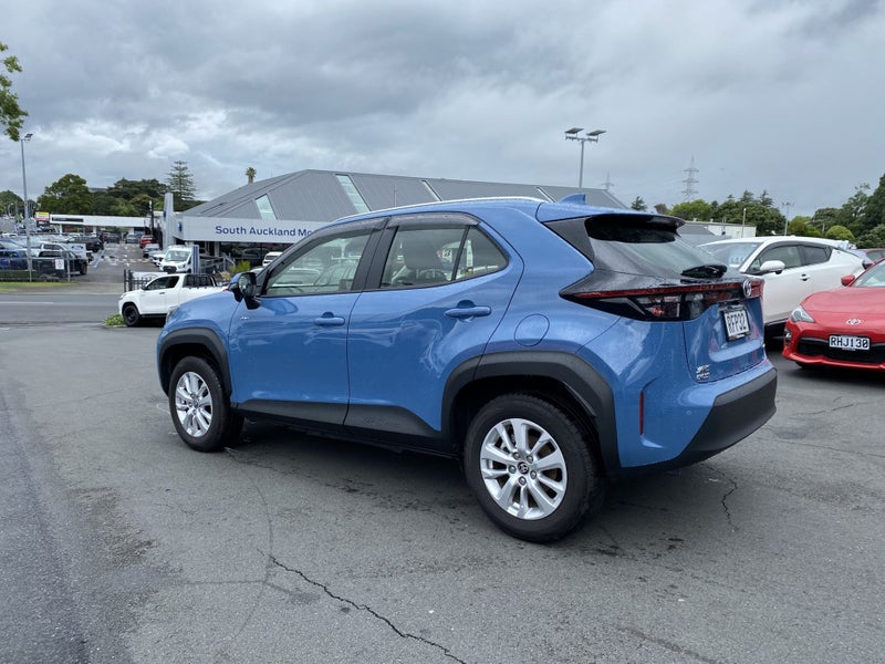 2025 Toyota Yaris Cross GX 1.5P HEV SUV image 4