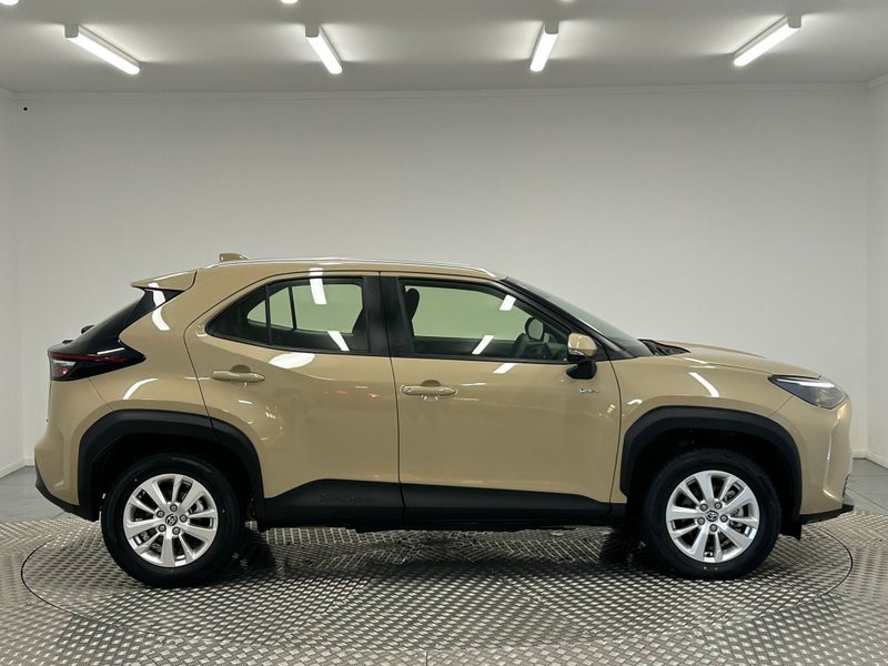 2025 Toyota Yaris Cross GX 1.5P Hybrid image 2