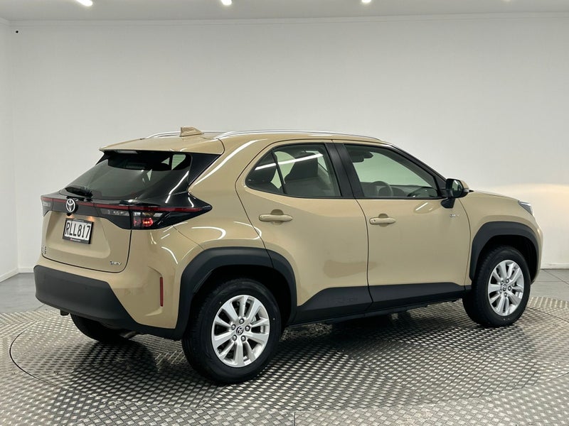 2025 Toyota Yaris Cross GX 1.5P Hybrid image 3