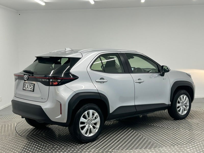 2025 Toyota Yaris Cross GX 1.5P Hybrid image 3