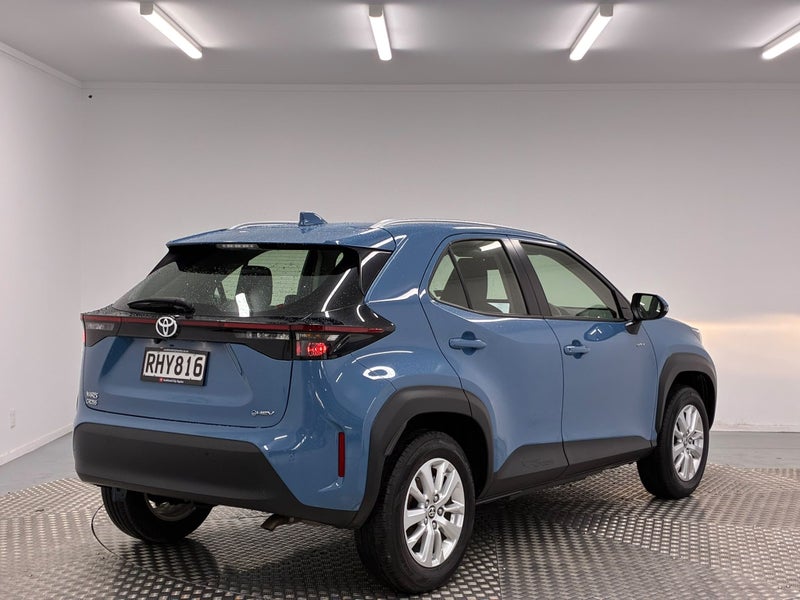 2025 Toyota Yaris Cross GX 1.5P Hybrid image 3