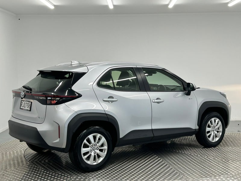 2025 Toyota Yaris Cross GX 1.5P Hybrid image 3