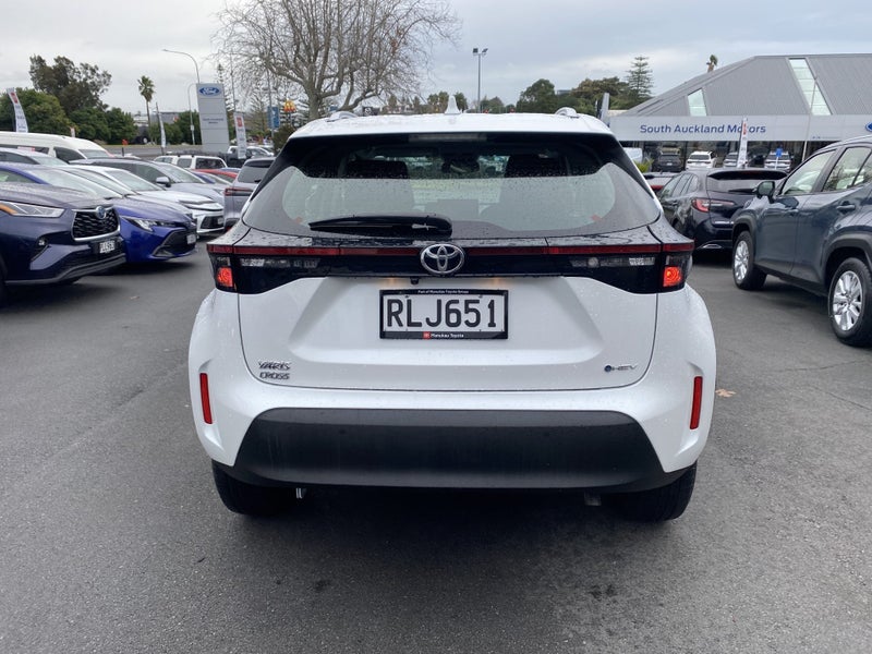 2025 Toyota Yaris Cross GX 1.5P Hybrid image 3