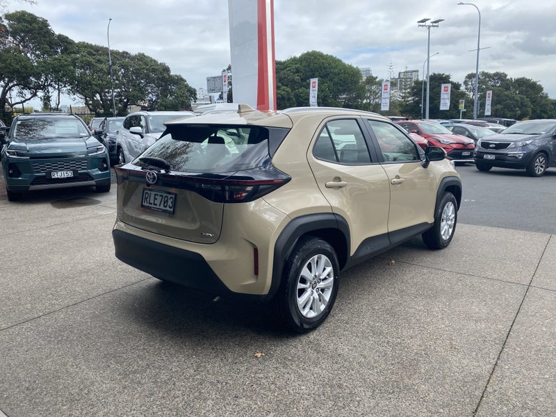 2025 Toyota Yaris Cross GX 1.5P Hybrid image 2