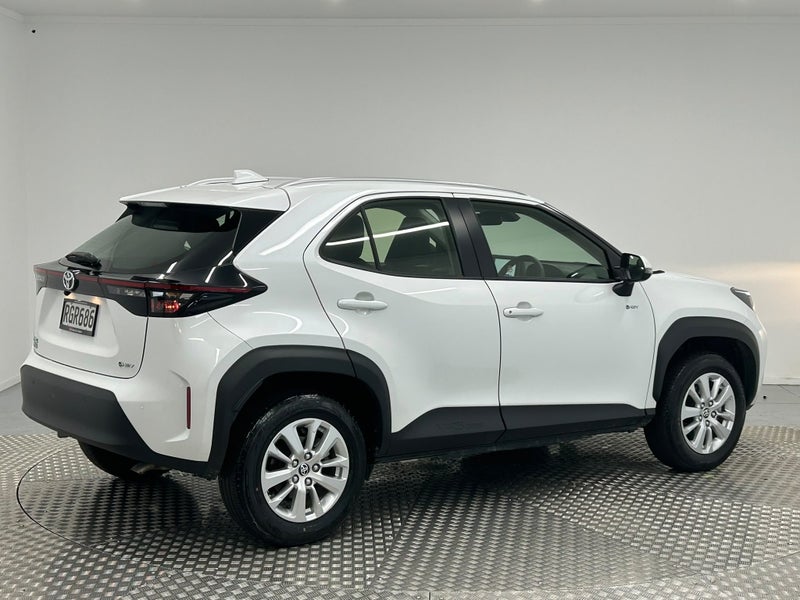2025 Toyota Yaris Cross GX 1.5P Hybrid image 3