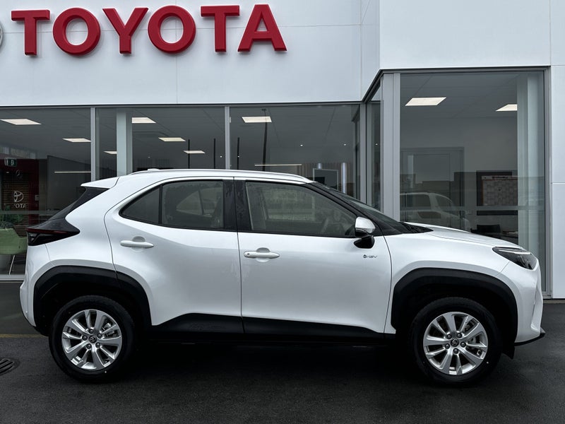 2025 Toyota Yaris Cross GX 1.5P HYBRID Auto image 2