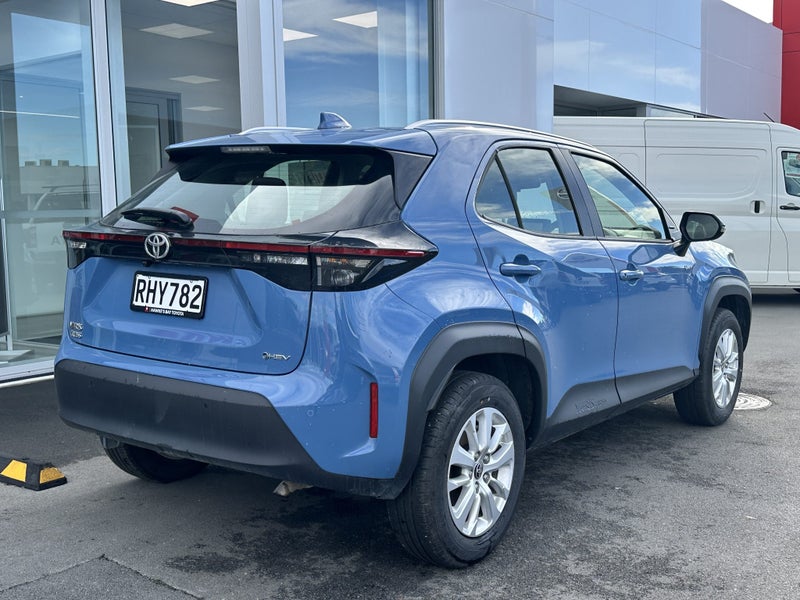 2025 Toyota Yaris Cross GX 1.5P HYBRID Auto image 3