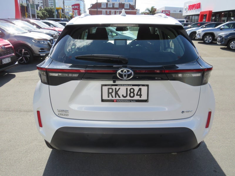 2025 Toyota Yaris Cross GX 1.5P Hybrid ECVT FWD... image 5