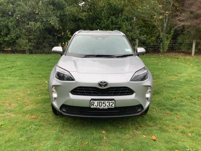 2025 Toyota Yaris Cross GX 1.5P Hybrid Electric... image 3