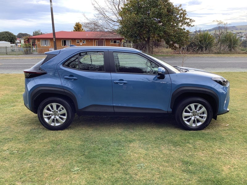 2025 Toyota Yaris Cross GX 1.5P Hybrid Electric... image 4