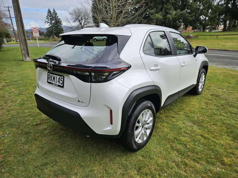 2025 Toyota Yaris Cross GX 1.5P Hybrid Electric... image 4