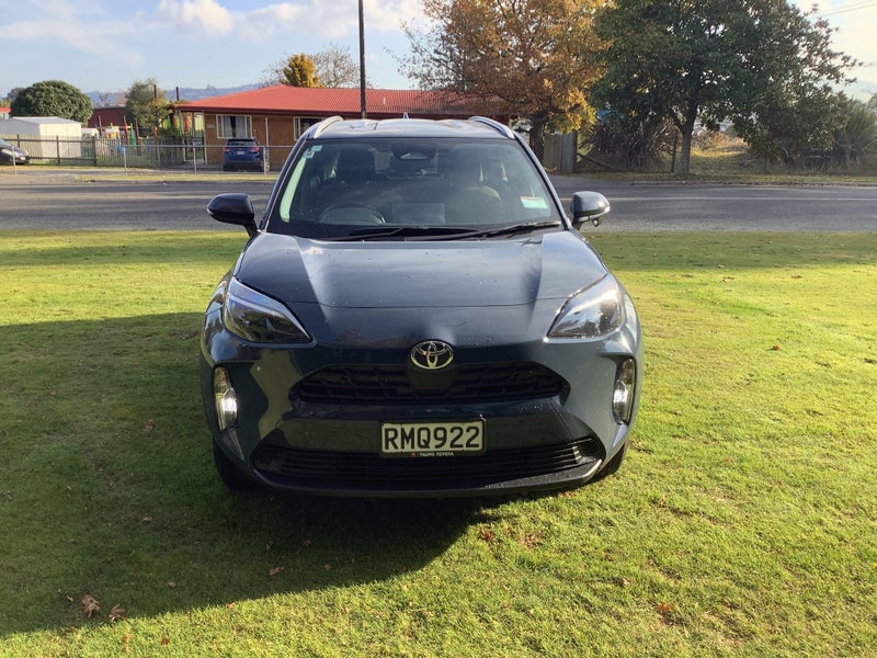2025 Toyota Yaris Cross GX 1.5P Hybrid Electric... image 3