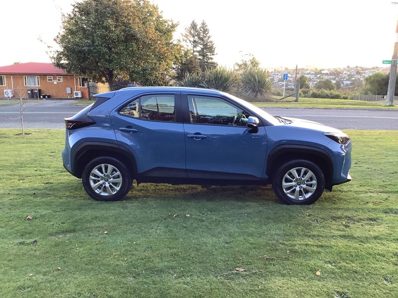 2025 Toyota Yaris Cross GX 1.5P Hybrid Electric... image 4
