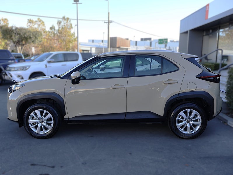 2025 Toyota Yaris Cross GX 1.5P Hybrid FWD image 4