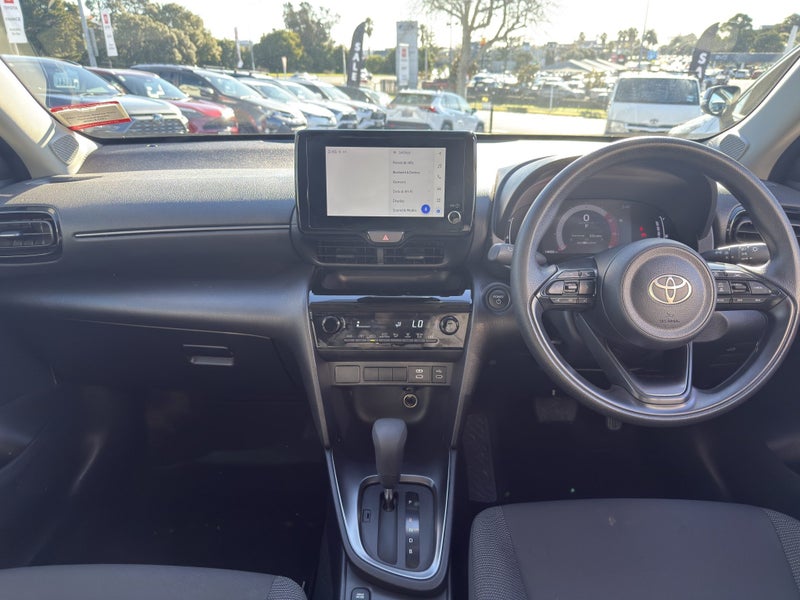 2025 Toyota Yaris Cross GX 1.5P Hybrid FWD image 4