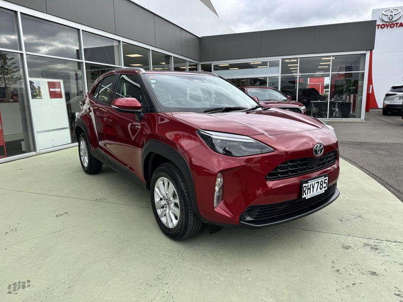 2025 Toyota Yaris Cross GX 1.5P Hybrid FWD Auto... image 3