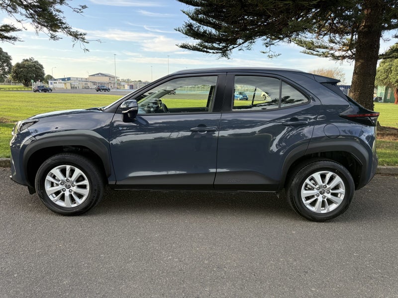 2025 Toyota Yaris Cross GX 1.5P Hybrid FWD Auto... image 2