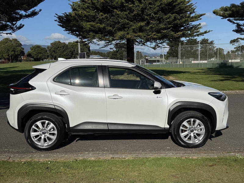 2025 Toyota Yaris Cross GX 1.5P Hybrid FWD Auto... image 2