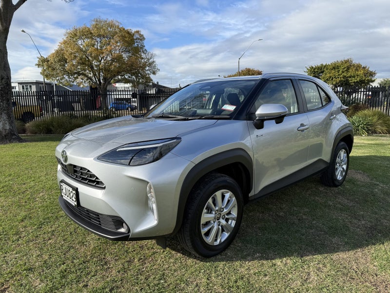 2025 Toyota Yaris Cross GX 1.5P Hybrid FWD Auto... image 3