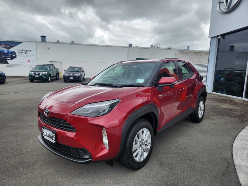 2025 Toyota Yaris Cross GX 1.5P Hybrid FWD Auto... image 3